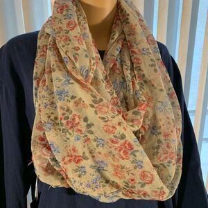 Rampage Eternity Scarf New With Tags Delicate Design With Red And Blue Flowers